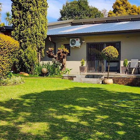 Spies Villa - Fast Wi-Fi, Netflix And Generator ミデルバーグ エクステリア 写真